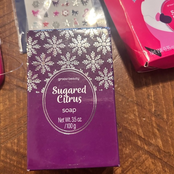 GROOVI BEAUTY Cosmetic Bath Body and Hair 9 Piece Collection Gift Set NEW - Picture 4 of 10